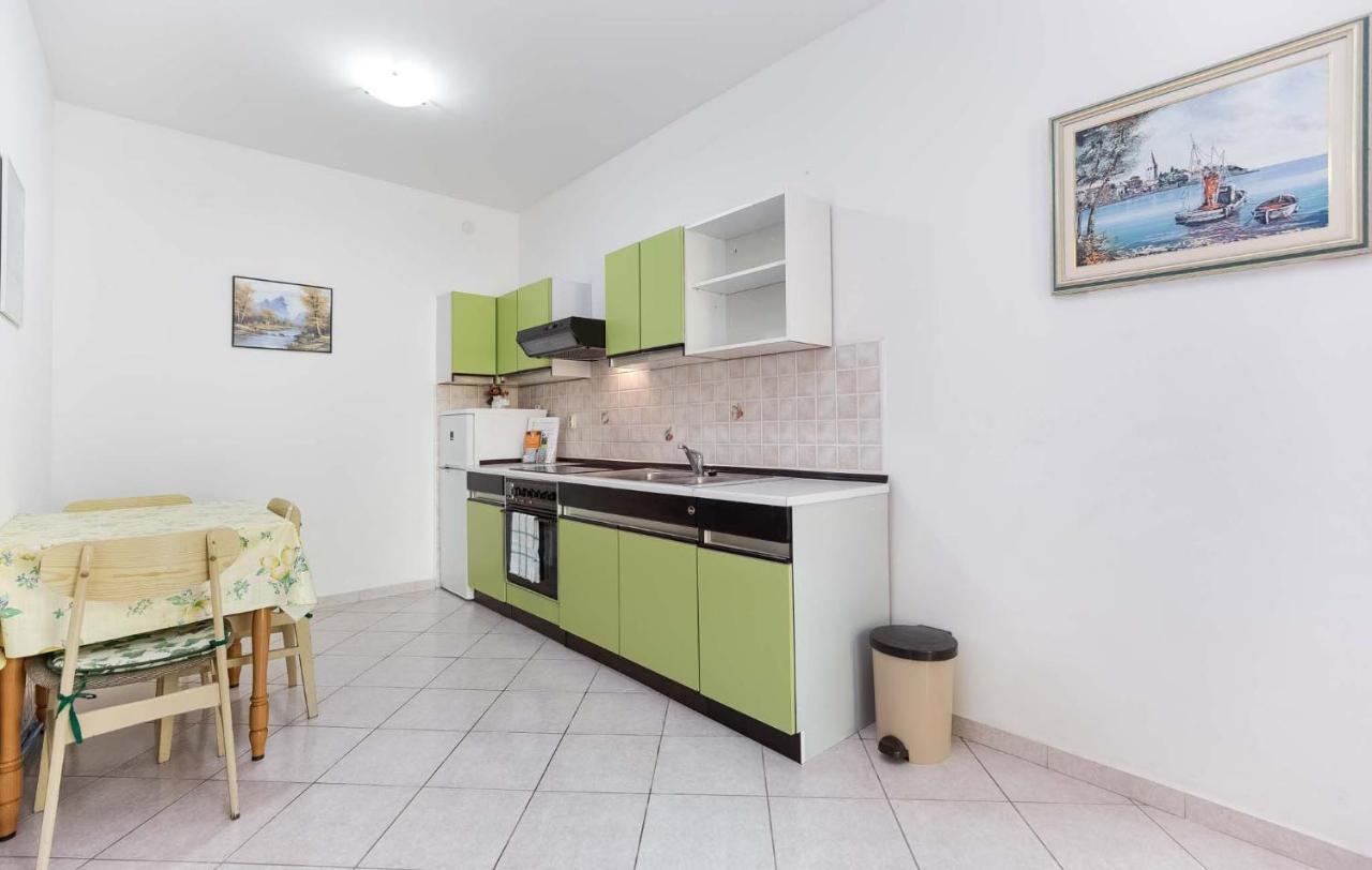 Zlata Apartment โปเรช ภายนอก รูปภาพ
