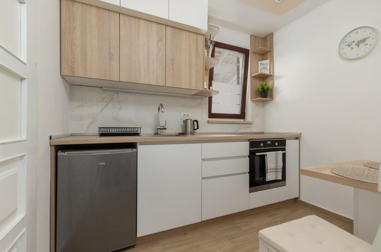 Zlata Apartment โปเรช ภายนอก รูปภาพ