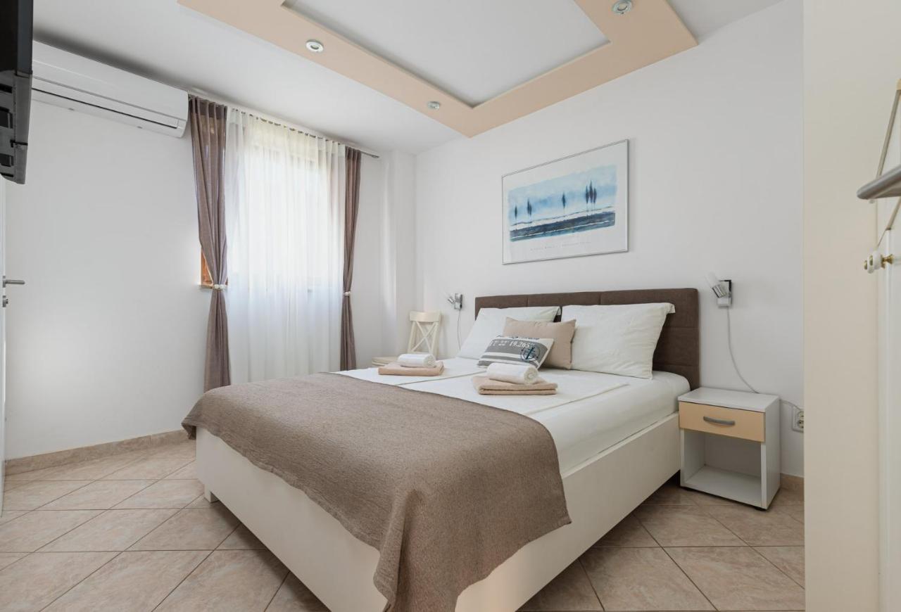 Zlata Apartment โปเรช ภายนอก รูปภาพ