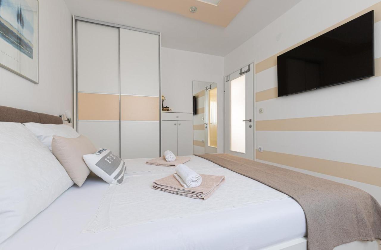 Zlata Apartment โปเรช ภายนอก รูปภาพ